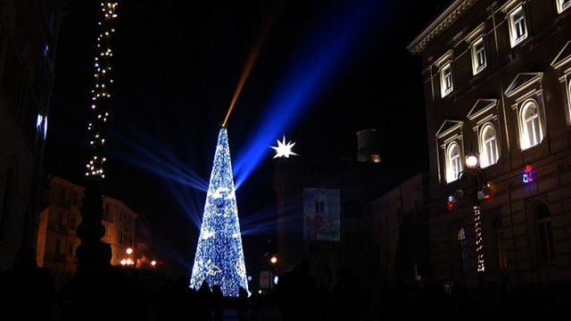 Presepe Immagini Natalizie.Natale In Citta Mercatini Presepe Vivente E Luminarie Nei Rioni Addio Al Concerto Di Capodanno Ntr24 Tv News Su Cronaca Politica Economia Sport Cultura Nel Sannio