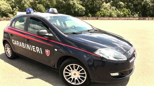 carabinieri auto